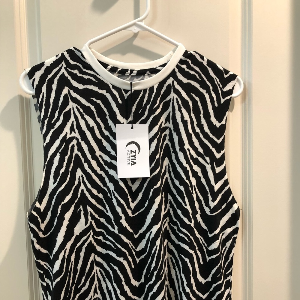 NWT - Zyia - Safari Tank - Size Medium - Picture 6 of 7